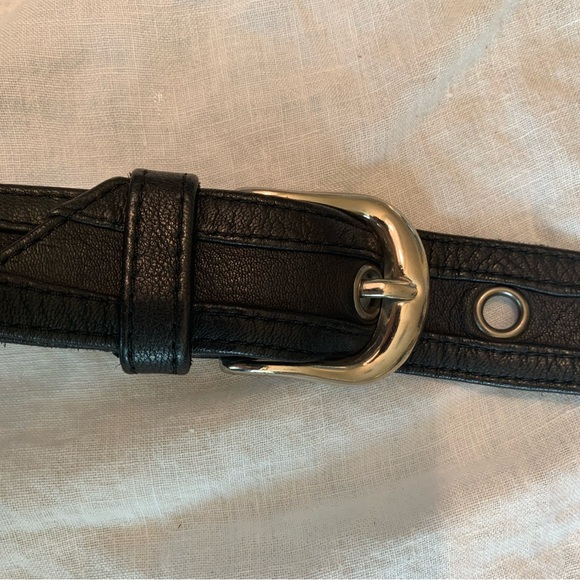 Black leather goth style purse in lamb skin with metal hexagon studs. - Picture 6 of 8